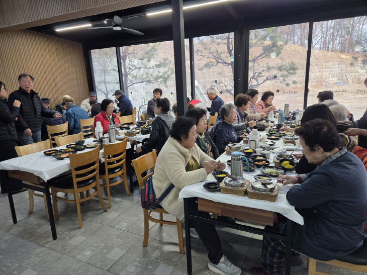 월송동 백년추어탕 식사 나눔 사진