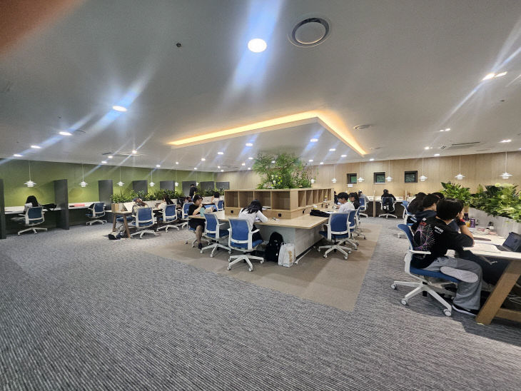 보도 3) 몽글몽글 스터디존 내부 전경