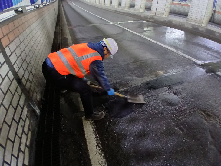 건설도로과(해빙기 포트홀 복구) (2)