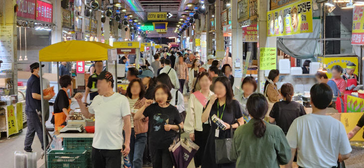 청주시 전통시장에 활력… 야시장·체험·시설개선 확대.