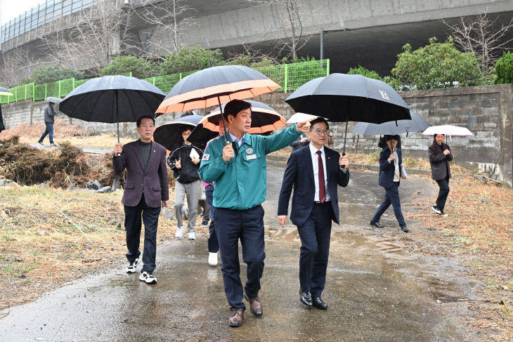 부산시의회 건설교통위원회.부산시의회 제공