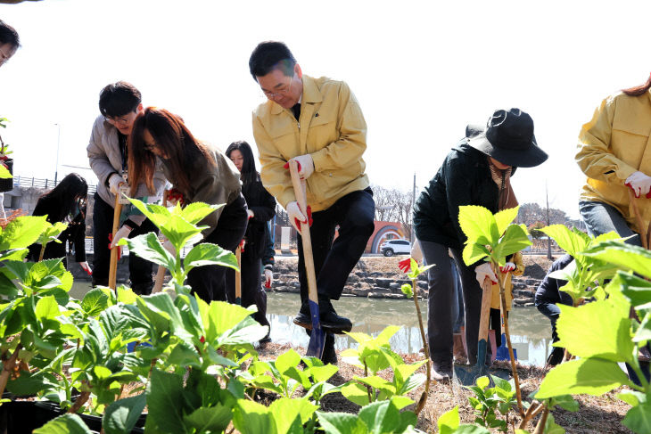 제81회 식목일 행사 개최 (1)