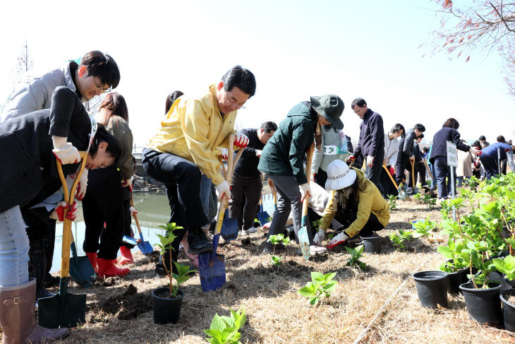제81회 식목일 행사 개최 (2)