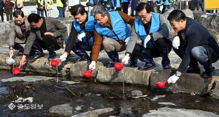20260321-치어 방류