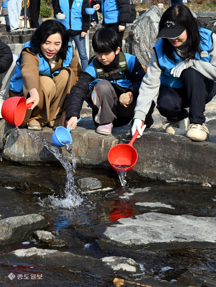 20260321-치어 방류2