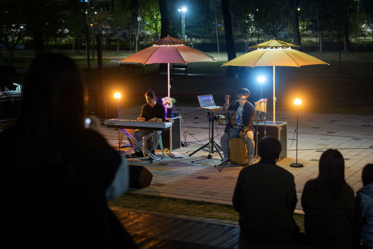 증평 보강천미루나무숲 버스킹 공연 사진1