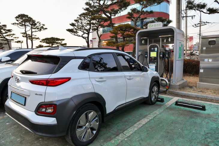 영주-2-2 전기자동차 전기 충전 모습