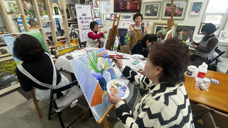 귀촌인 김도희의 ‘서양화 그리기’ 재능나눔 활동