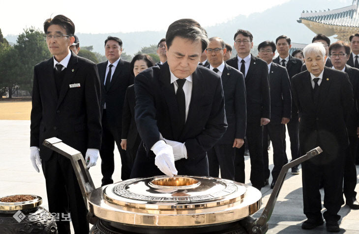 20260324-김태흠 도지사 현충원 참배2