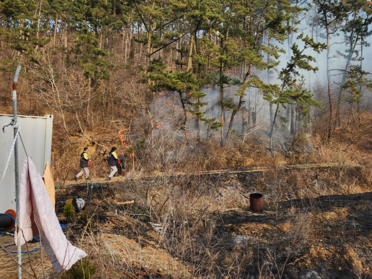 소원면 의용소방대원 초동 진화 모습