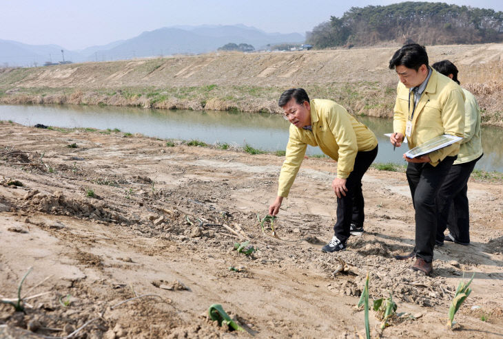 부안군, 하천·계곡 내 불법시설 정비 TF 현장 점검 (3)