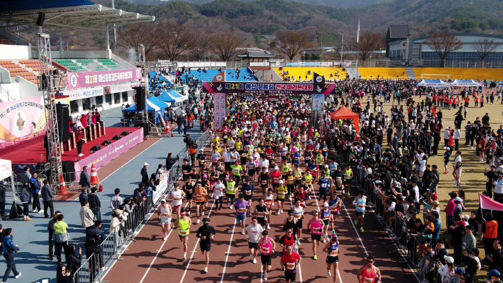 1.제21회 예산윤봉길 전국마라톤대회 모습 (1)