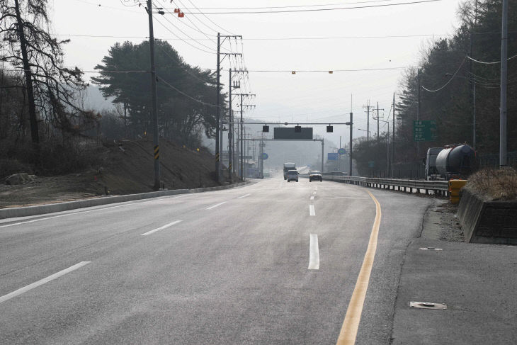 충주방향 박달재 터널 입구 전경