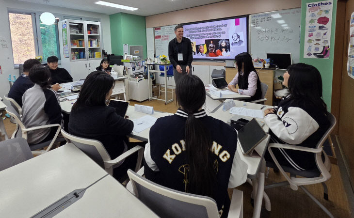 사진자료2(2026 고등학생 찾아가는 영어동아리 지원)