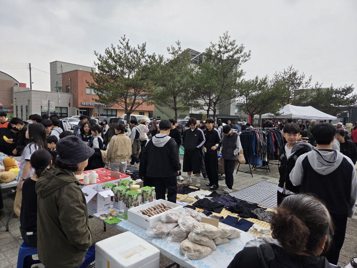 예산 신양중, 마을 장터에서‘함께 사는 공동체 가치’배워 (3)