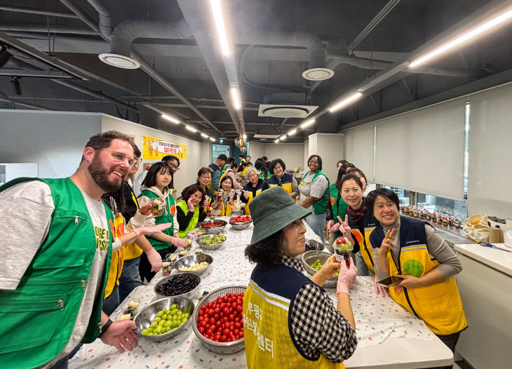 [참고사진(2)] 조지메이슨 한국캠퍼스_간식나눔봉사