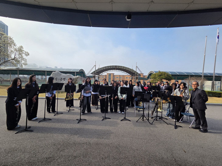 태안여자중학교, ‘목련 소리 등교 음악회’ 개최