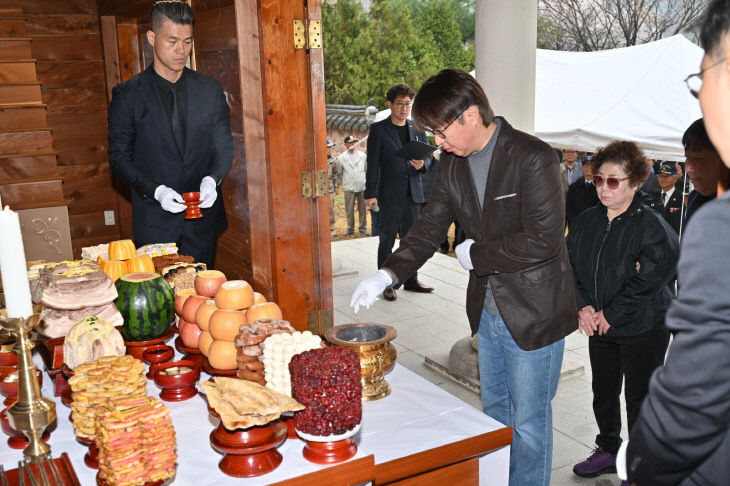 1.충령사 추모제례 모습 (1)