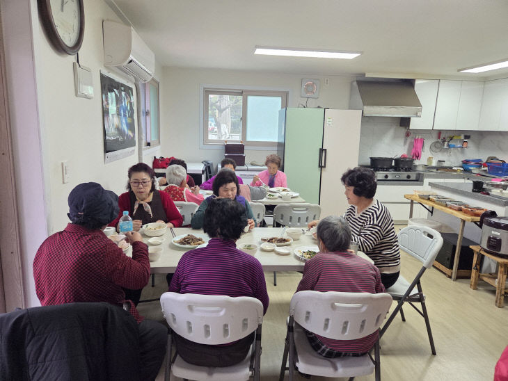 보도 1) 영춘면 경로당 따뜻한 밥상(1)
