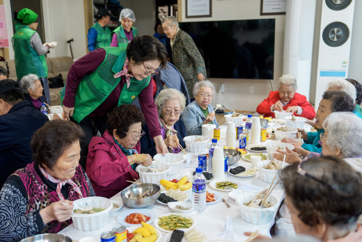 증평군새마을부녀회 삼계탕 나눔 사진 1
