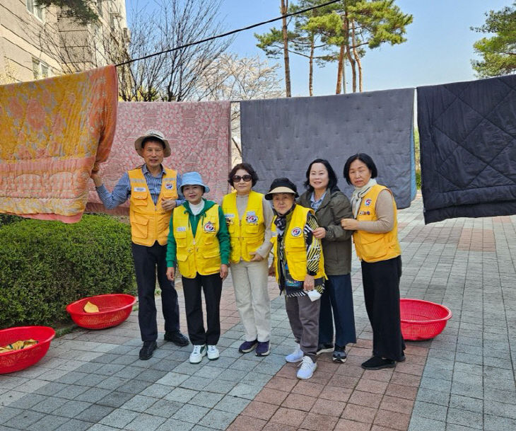 이웃 위한 '빨래 봉사' 실시(1)