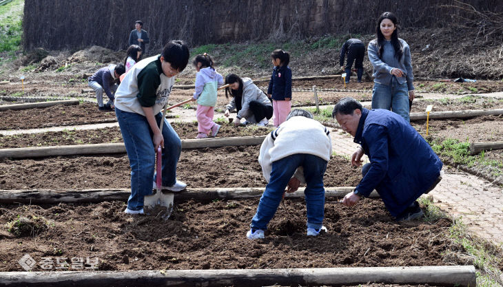20260411-도시민 텃밭 개장2