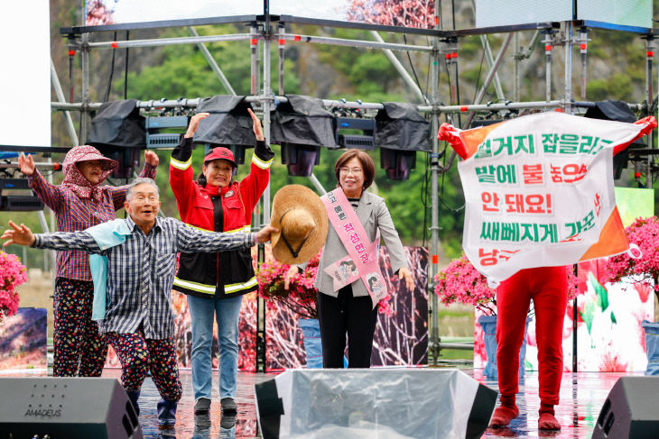 보도 1) 지난해 단양사투리 경연대회(4)