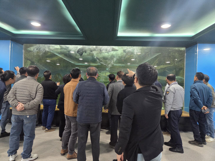 보도 4) 영춘 이장회의 단체사진(2)