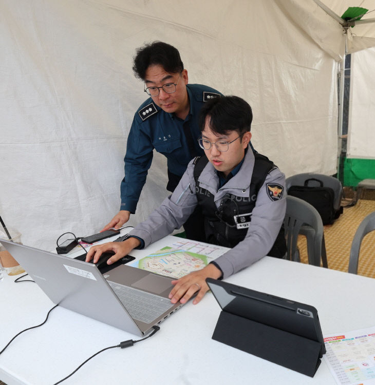 축제안전관리시 CCTV와 인파시스템 운영 장면