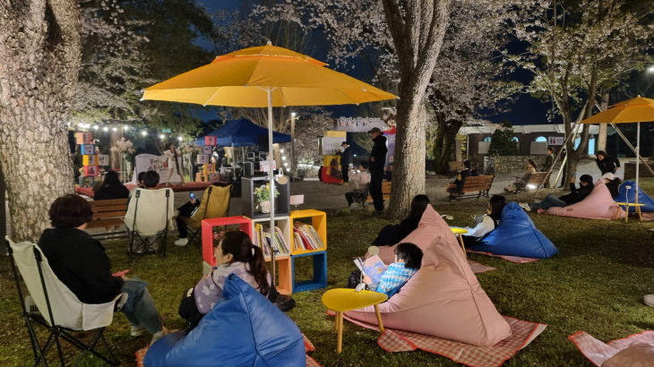 야외도서관 꽃멍 성료 사진 (1)