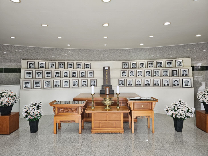 =14일 오전 4.19혁명 영령봉안소에 새롭게 복원했다