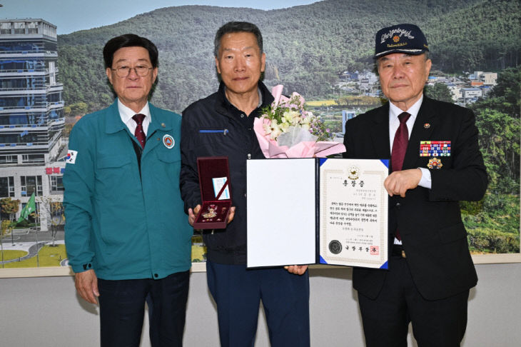 3-1. (왼쪽부터)정종복 있다.