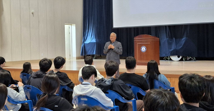 4-2. 논산 강경고, 청암장학재단 장학금 전달식 개최_2