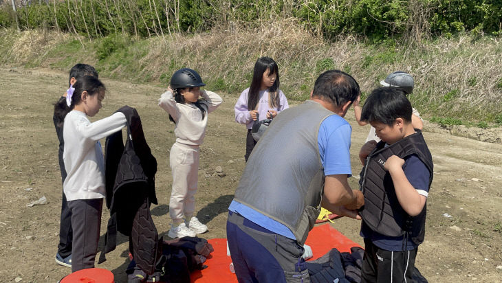 석송초등학교 승마교육 사진(2)