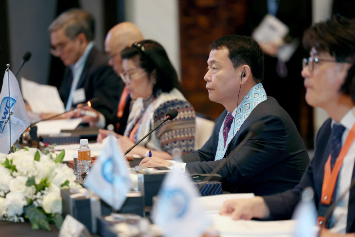 [사진] 1. 윤석대 사장, AWC 제24차 이사회 진행