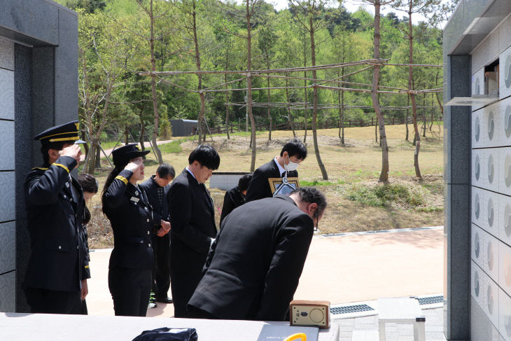 [첨부사진2]고인에대한경례