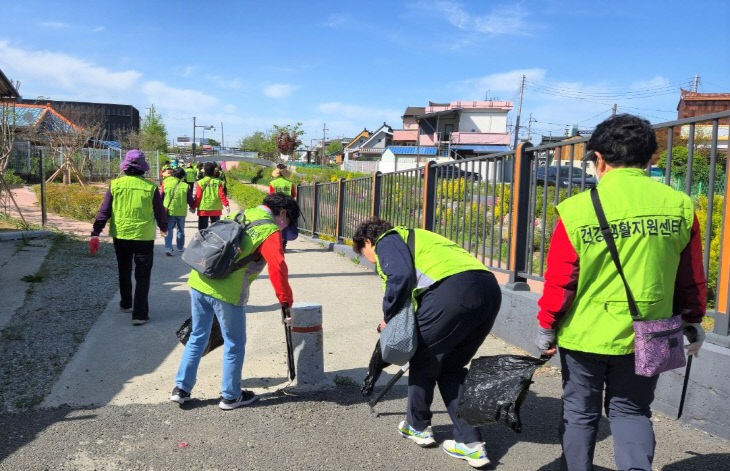 꽃가지천 건강걷기 행사장면 (1)