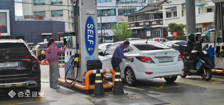 20260424-석유 최고가격제 동결