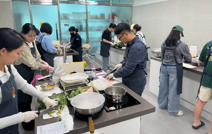 [사진2] ‘봄담 도시락을 디자인하다’ 요리클래스 운영
