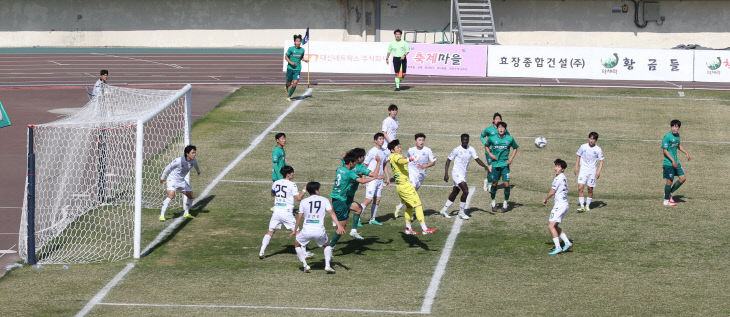 코너킥 문전 앞 상황