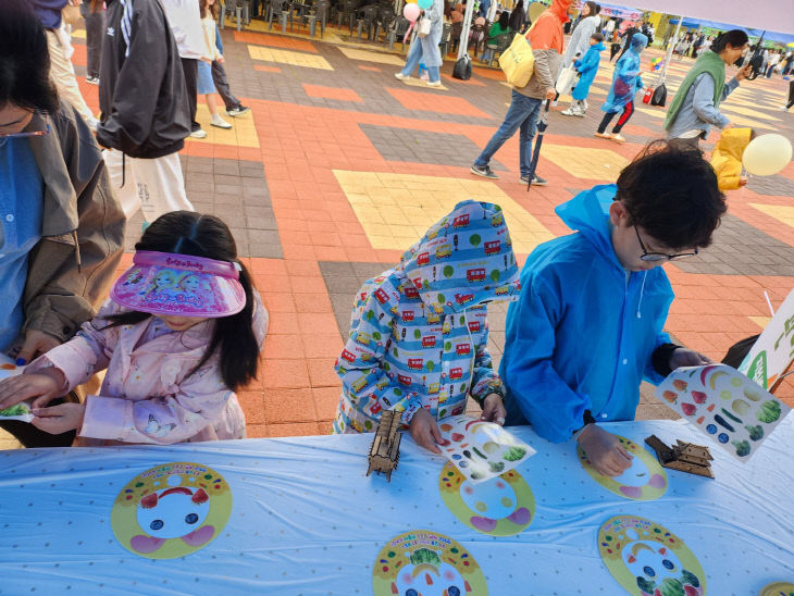 보도 4) 지난해 어린이날 기념행사(2)