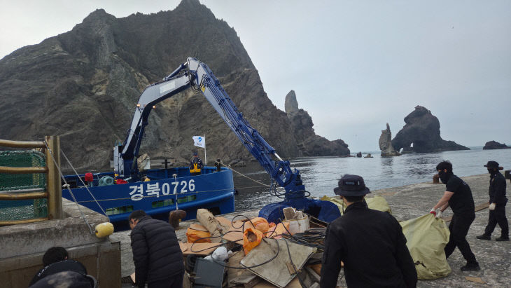 ①경북0726_해양쓰레기_수거