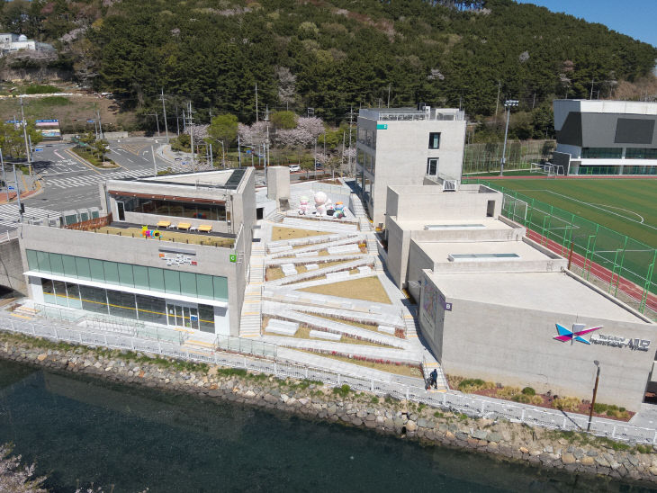 복합문화공간 새모