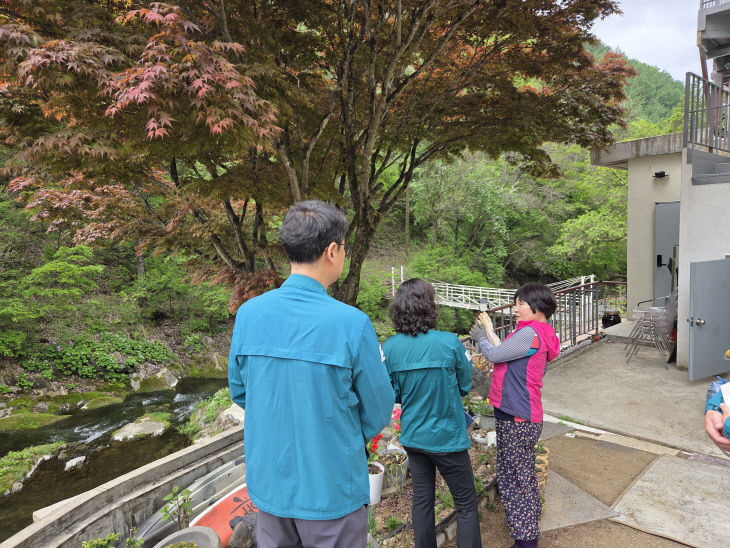보도 3) 점단양군, 하천·계곡 불법시설물 전수조사 검 사진(2)