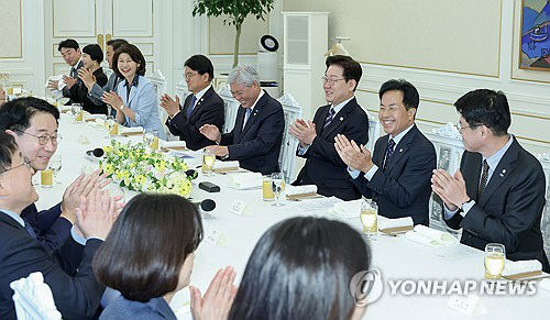 20260429030953_PYH2026042909410001300_P2