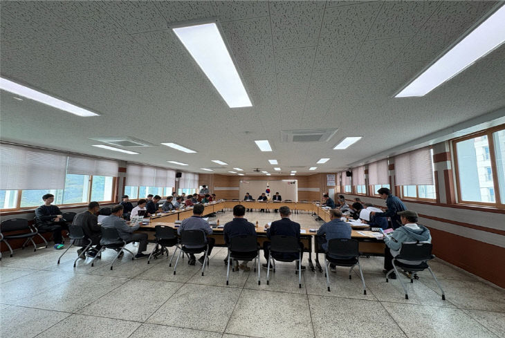 4.30(김해시  장마철 녹조 예방을시)1