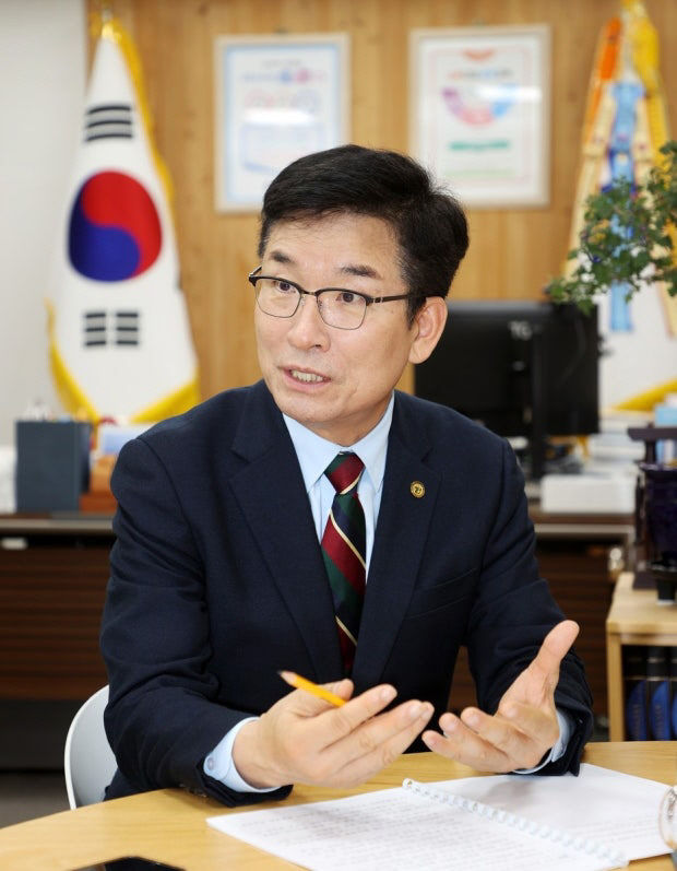 윤건영