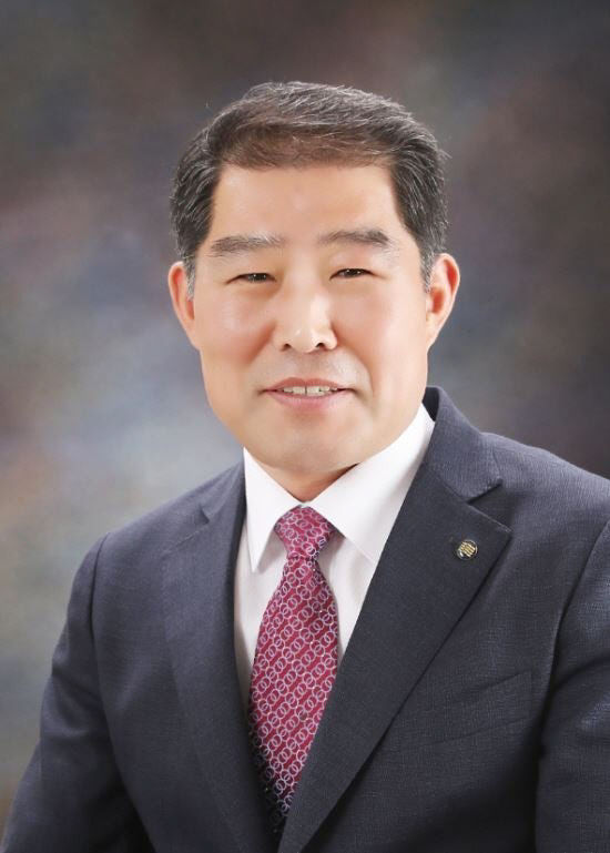 김진균