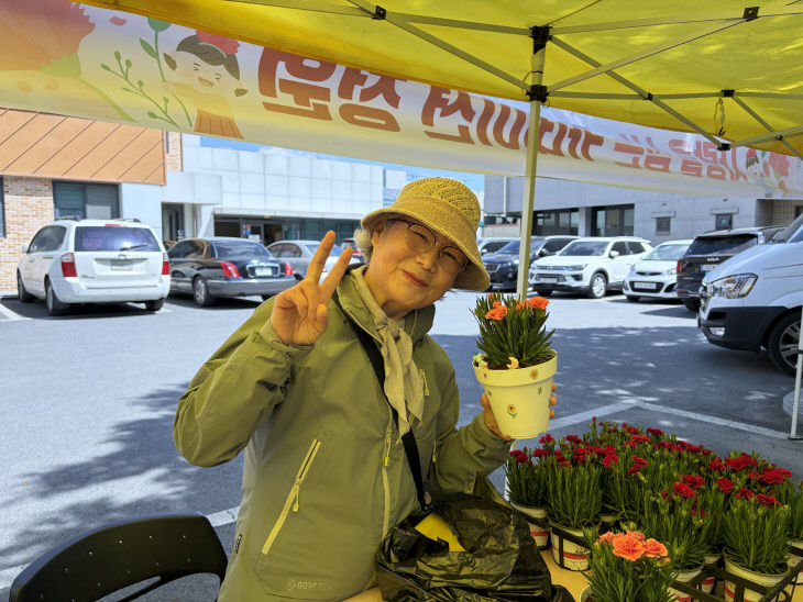 보도 7) 단양노인복지관 어버이날 행사