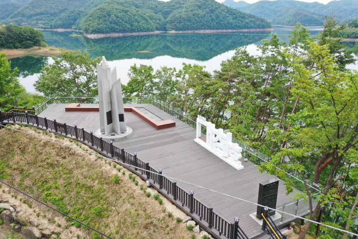 5.20.보은군, 대청호 품은 ‘수변전망대’ 조성 완료(2)